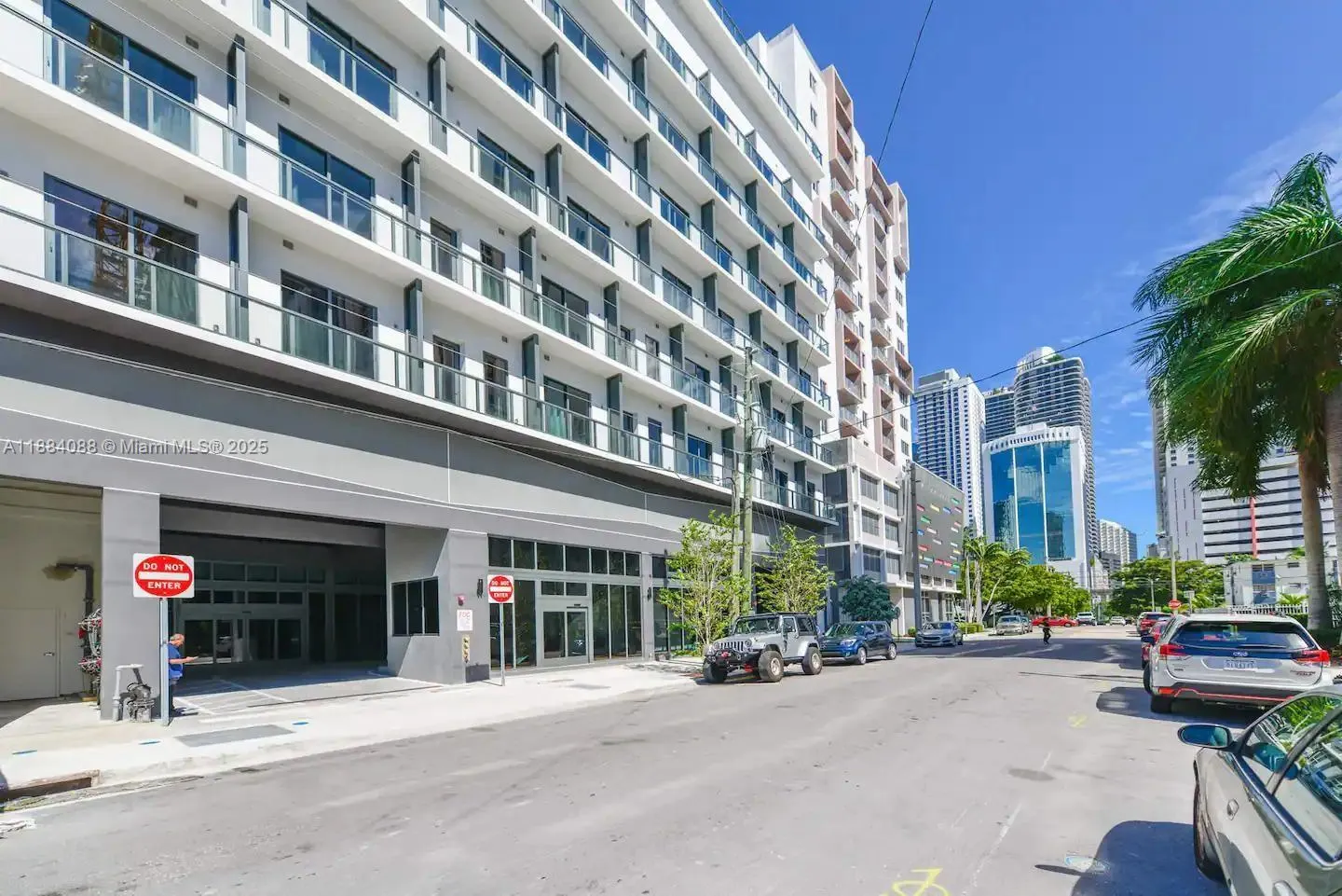 239 SW 9th St, #1601