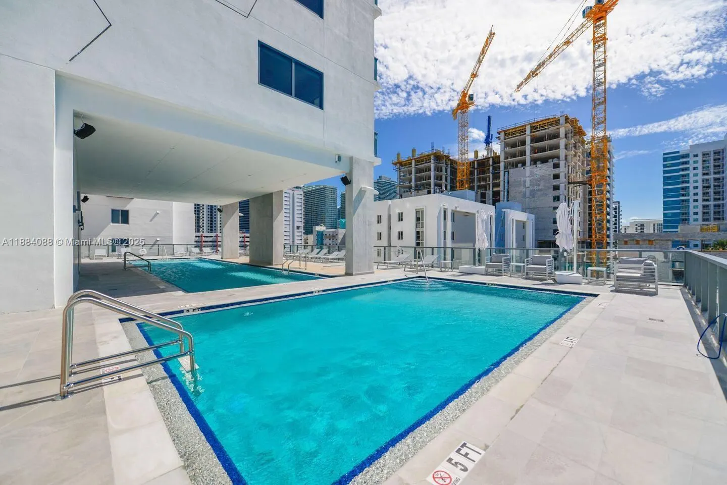 239 SW 9th St, #1601