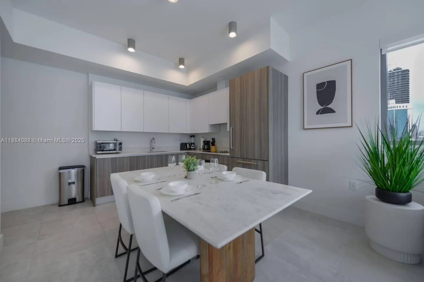 239 SW 9th St, #1601