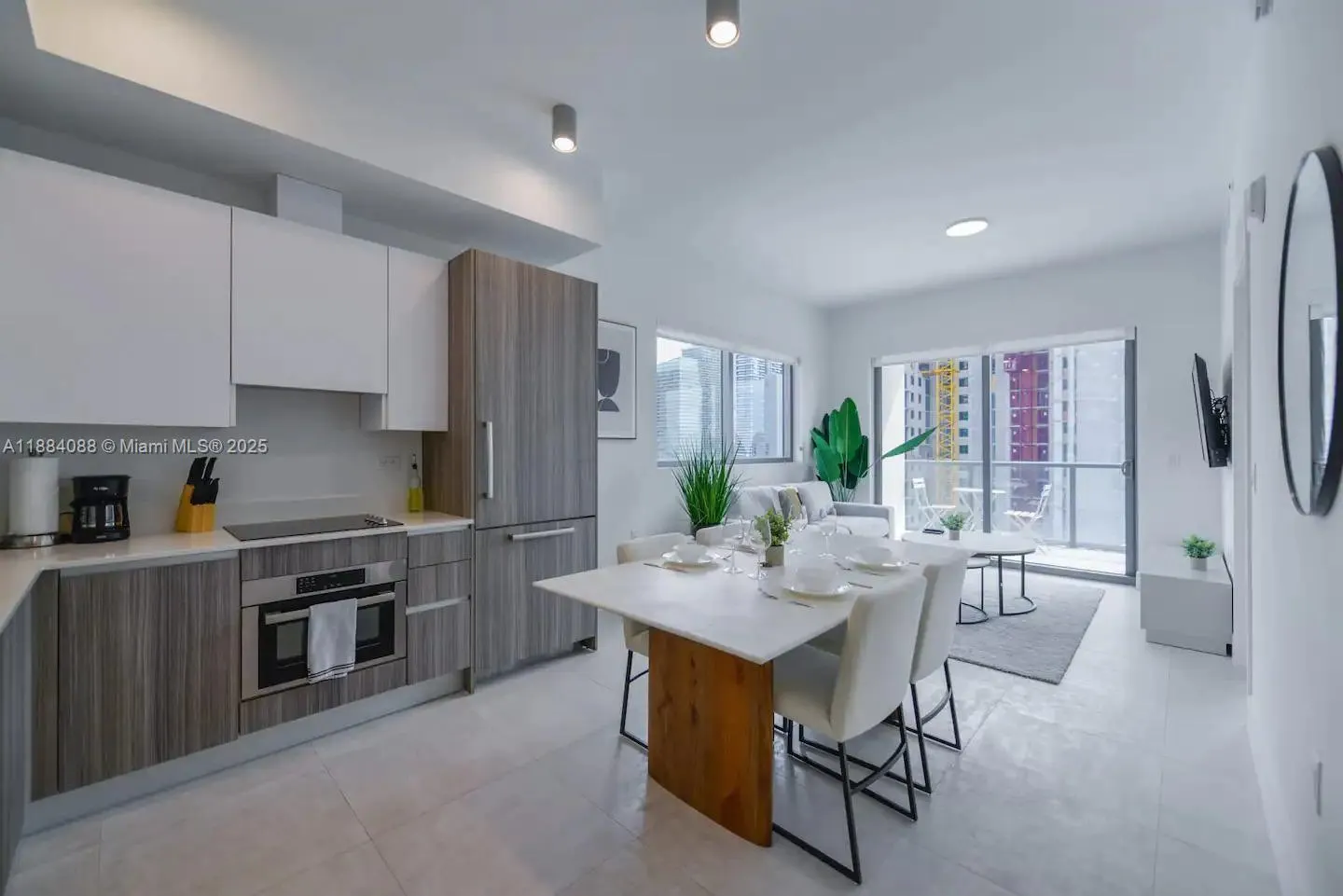239 SW 9th St, #1601