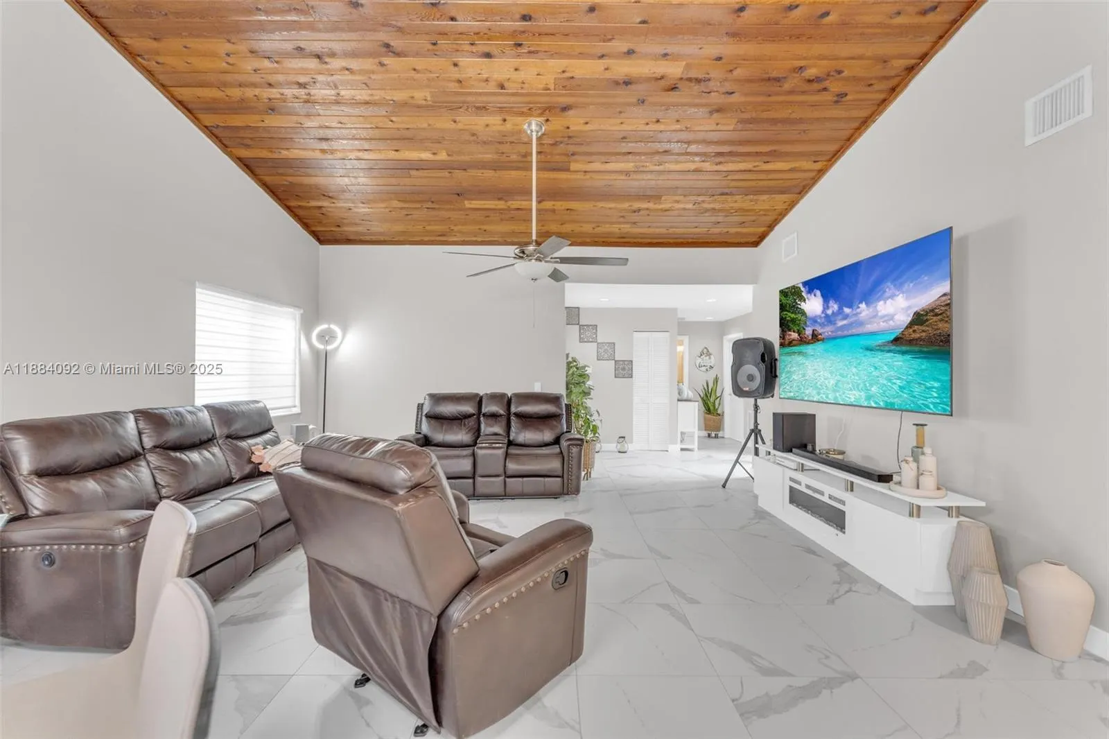 930 SW 108th Ave