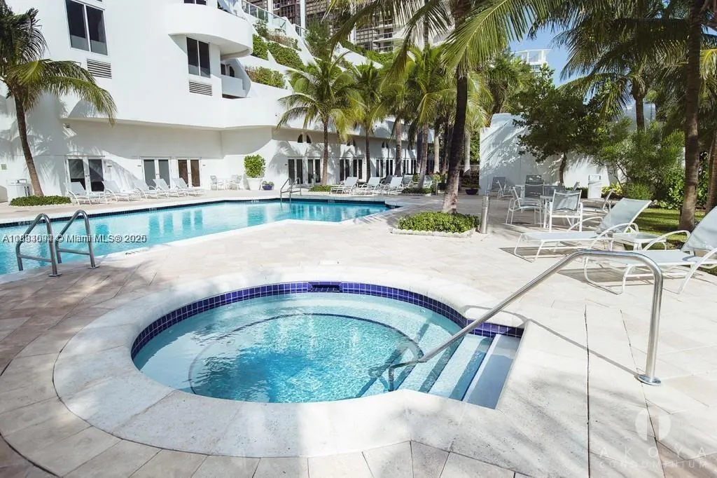 6365 Collins Ave, #4204