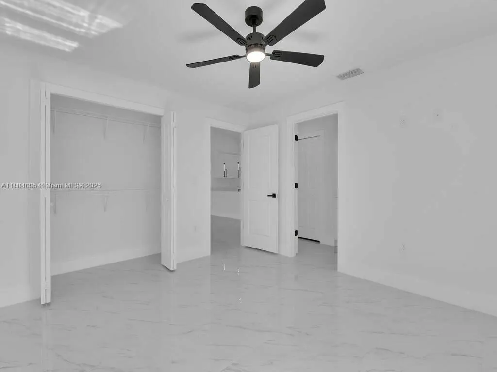 713/715 Hightower Ave S