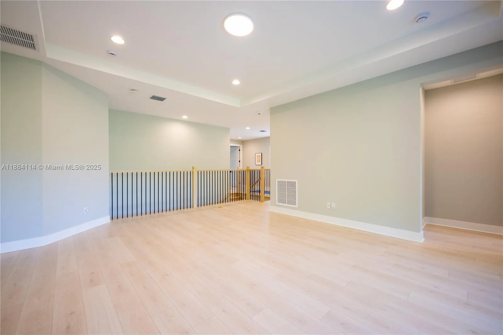 13402 Artisan Cir