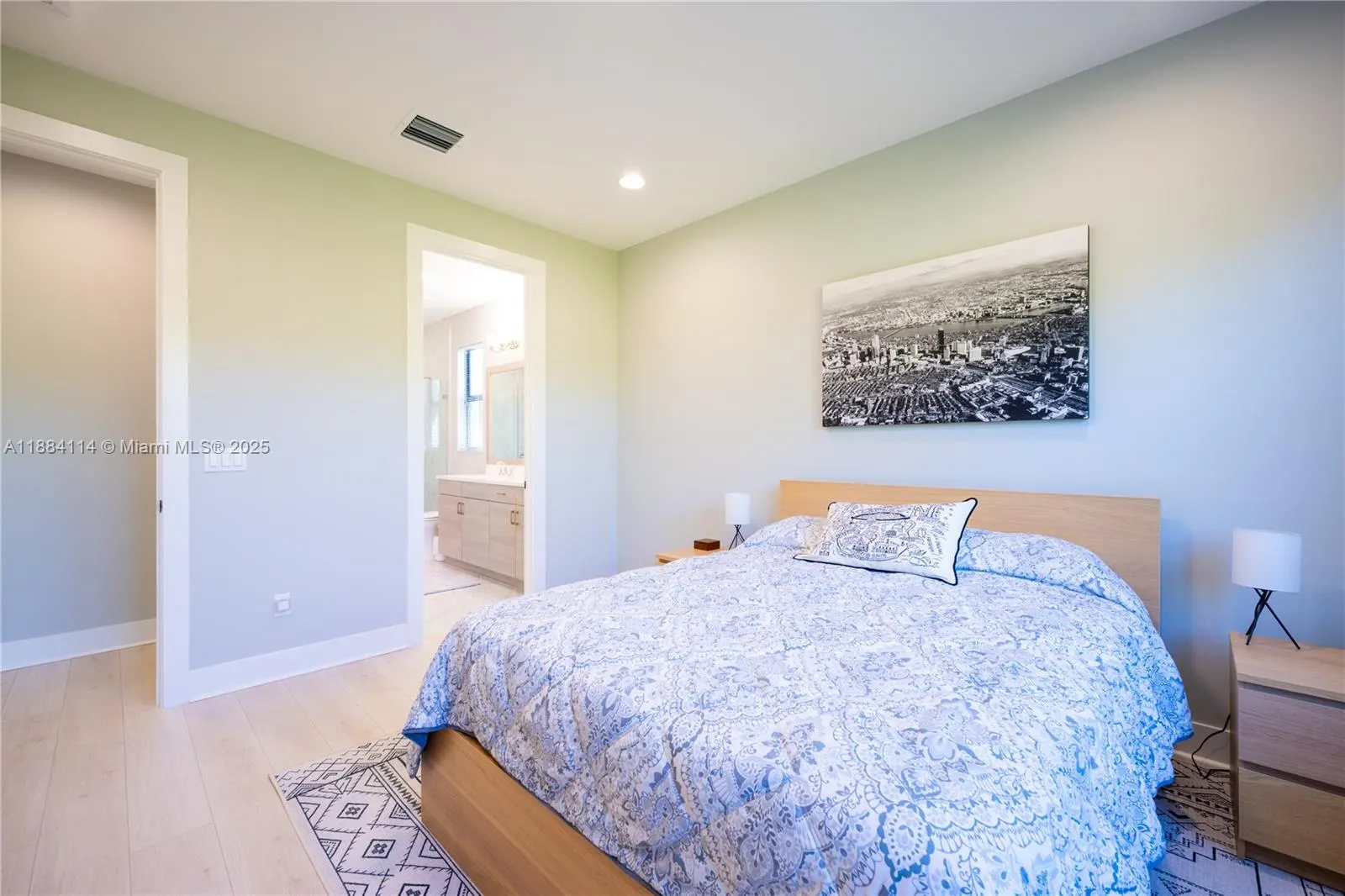 13402 Artisan Cir