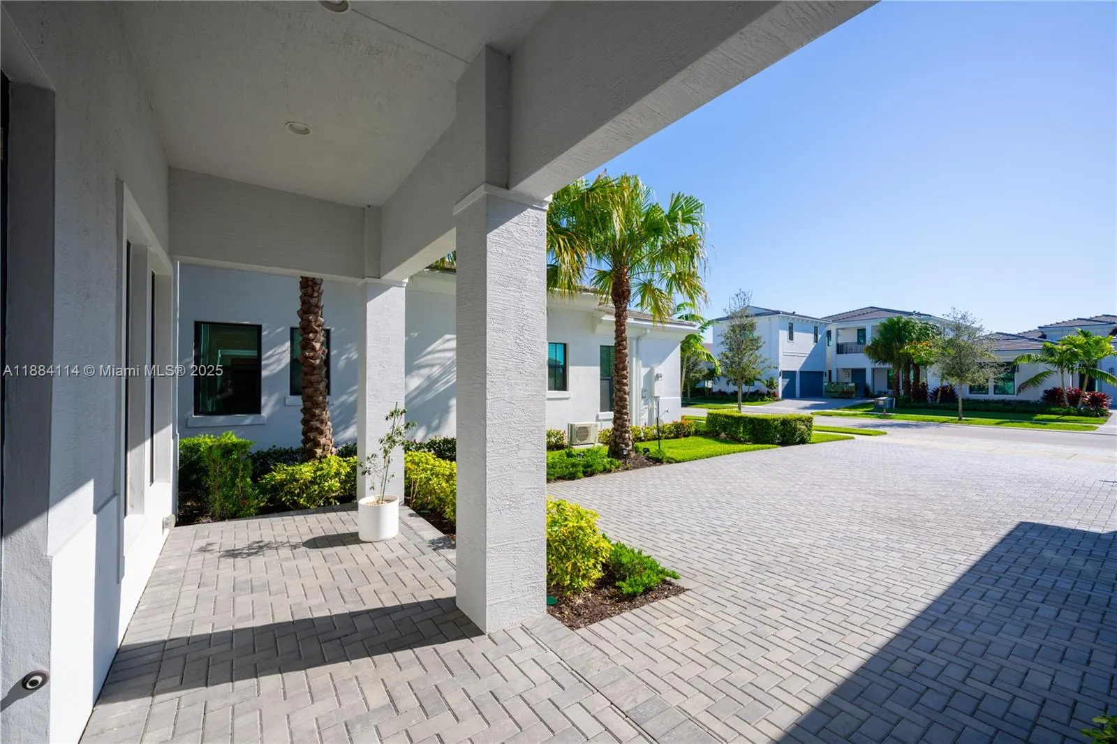 13402 Artisan Cir