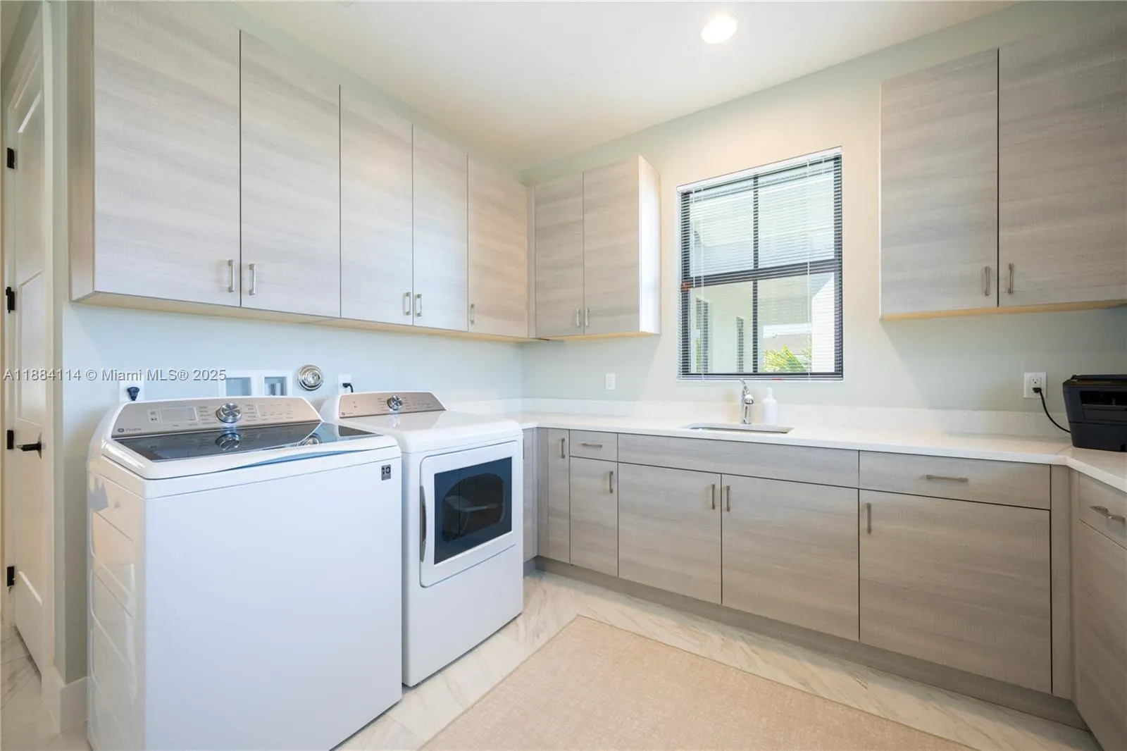 13402 Artisan Cir