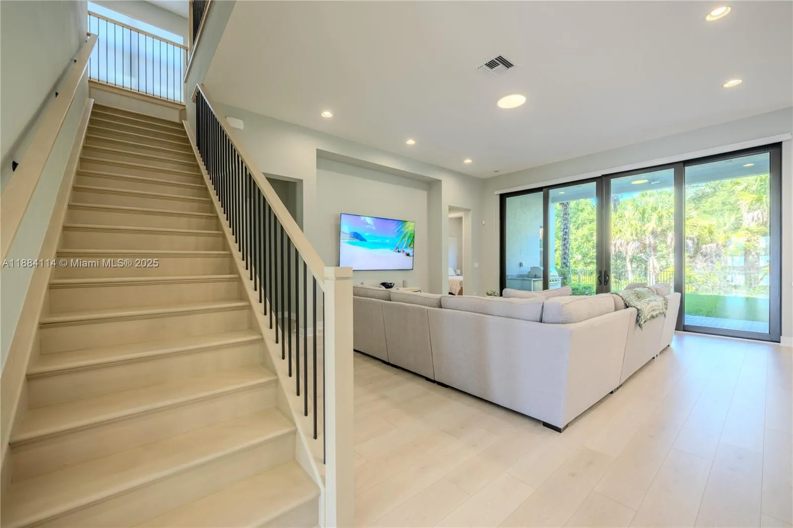 13402 Artisan Cir