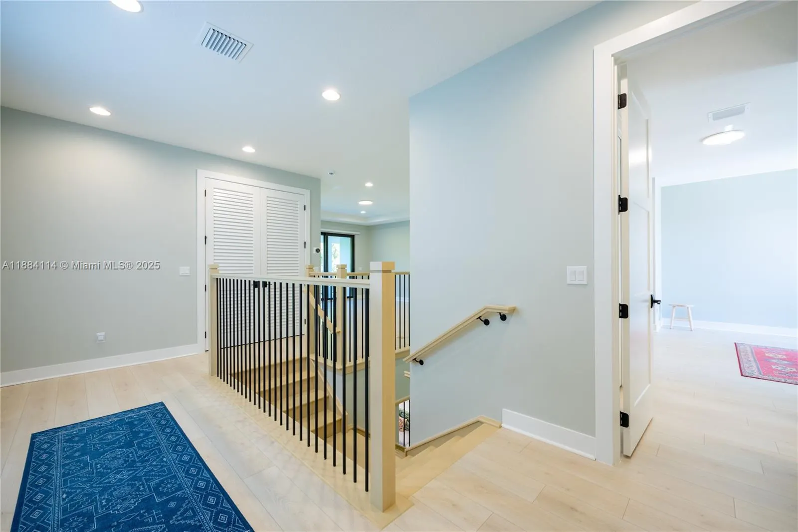 13402 Artisan Cir