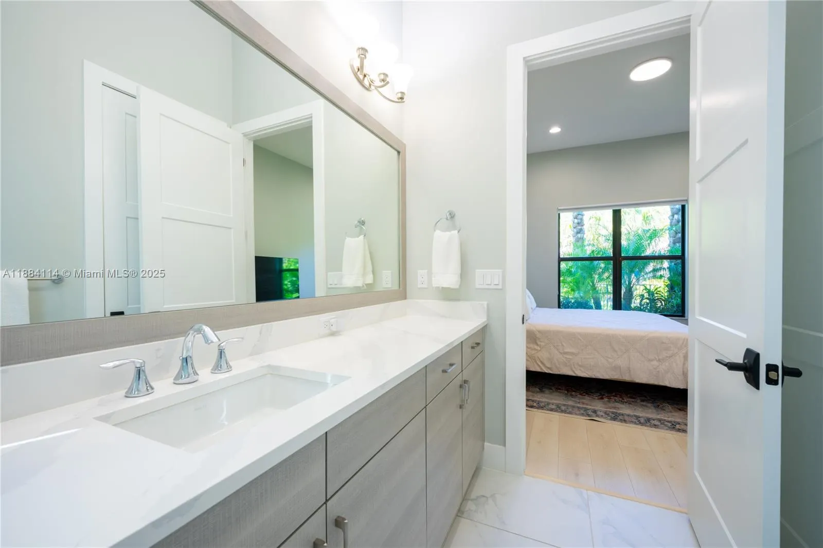 13402 Artisan Cir