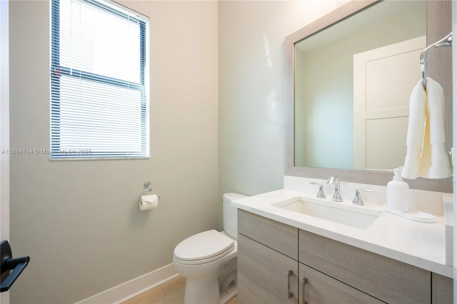 13402 Artisan Cir