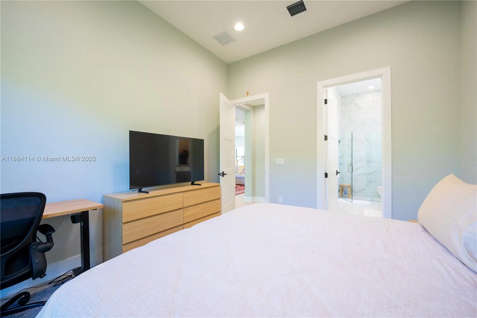 13402 Artisan Cir