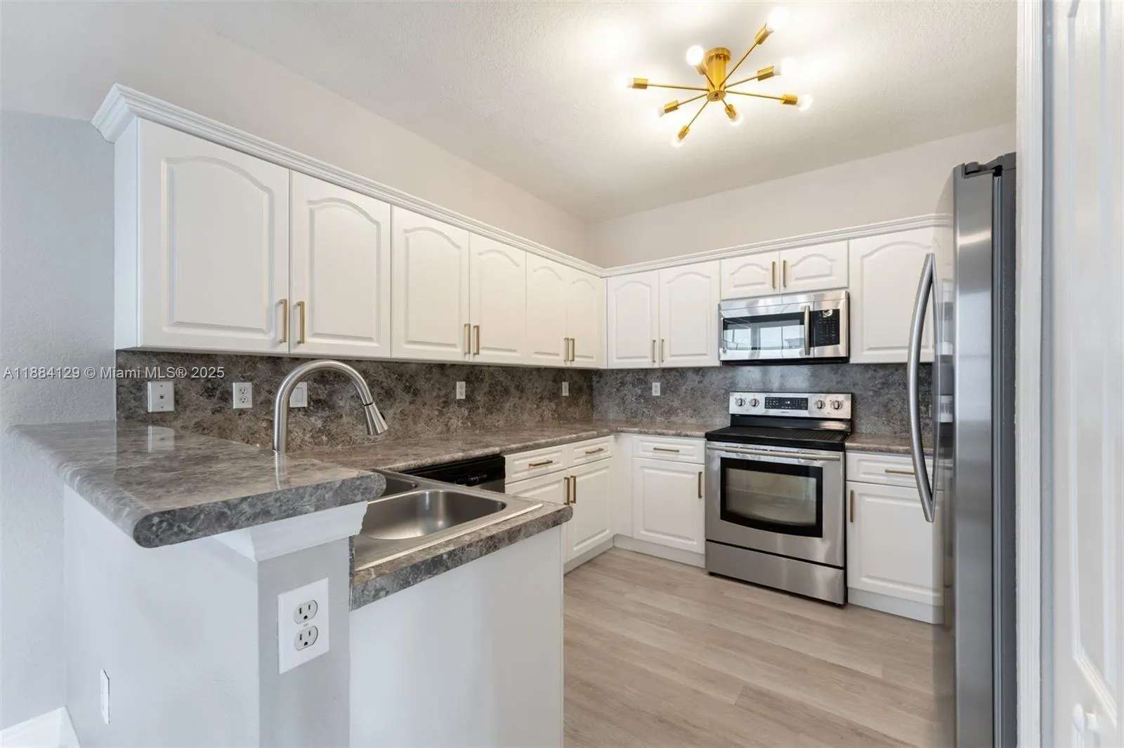 4381 SW 160th Ave, #208