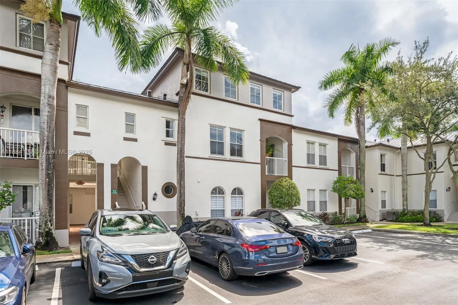 4381 SW 160th Ave, #208