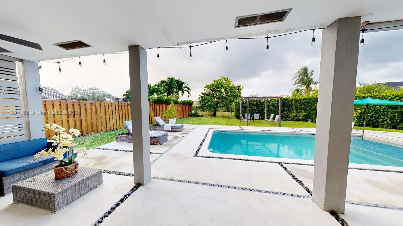1055 NW 99th Ave