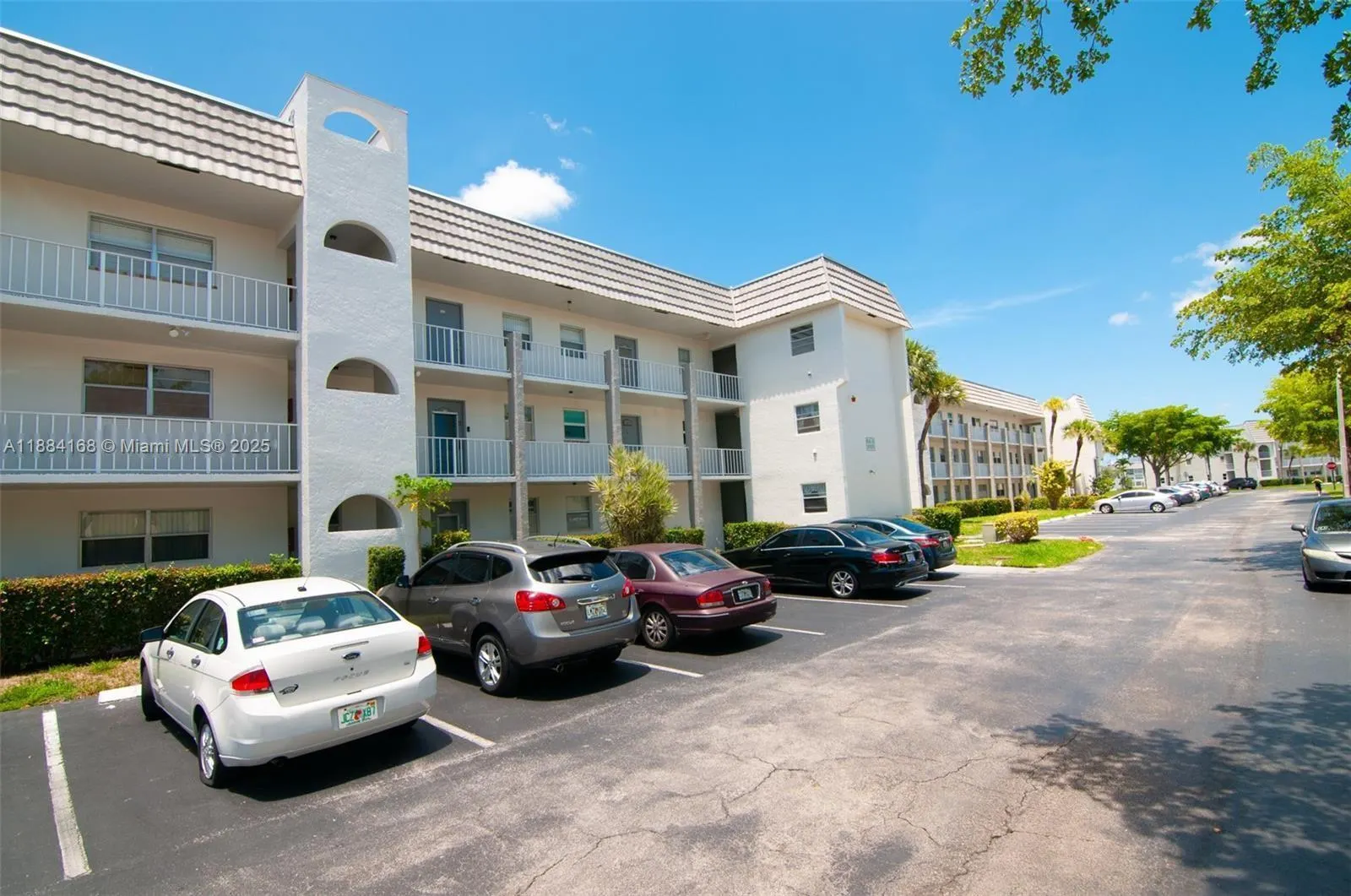8300 Sunrise Lakes Blvd, #206
