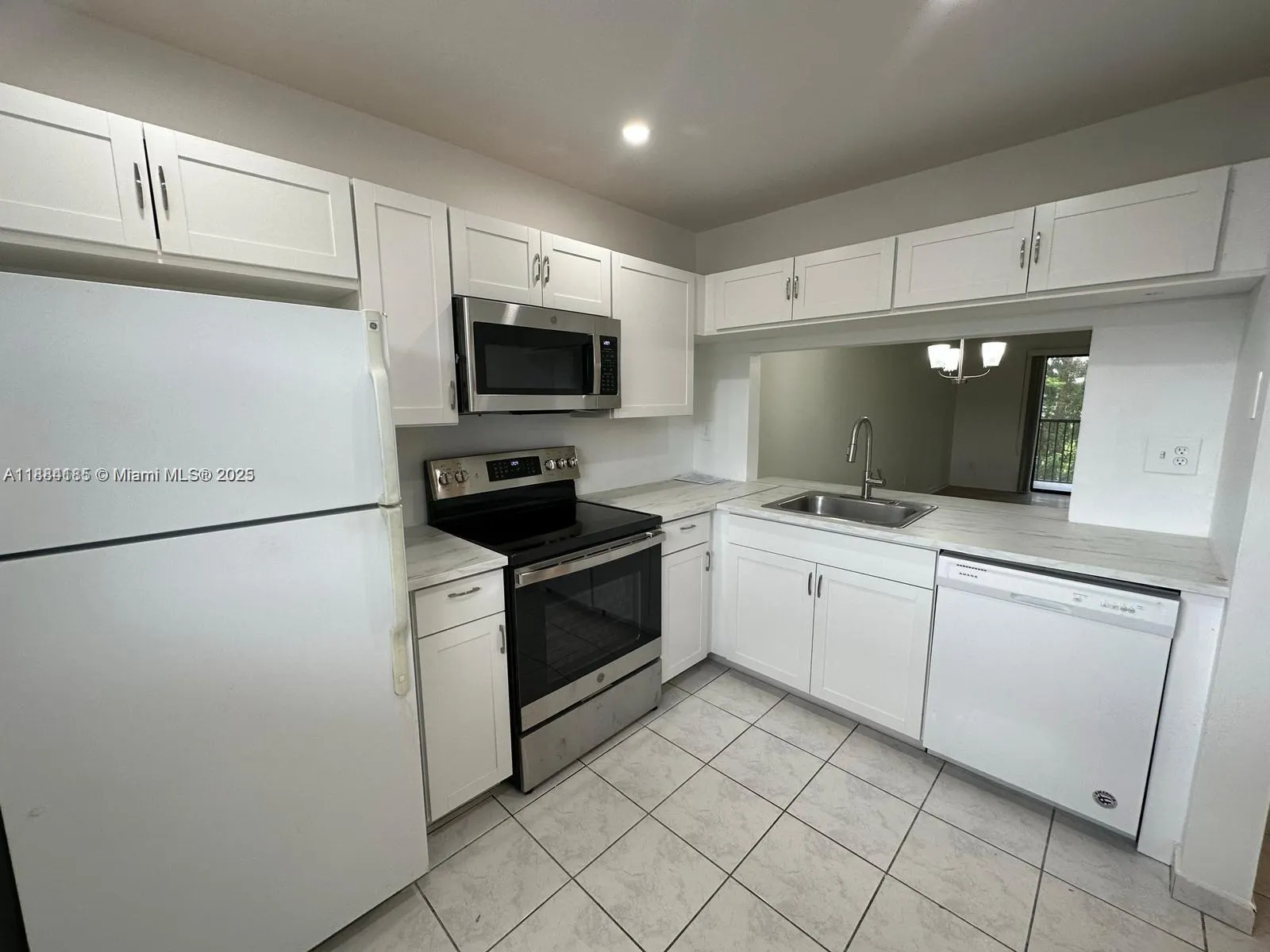 10453 NW 11th St, #206