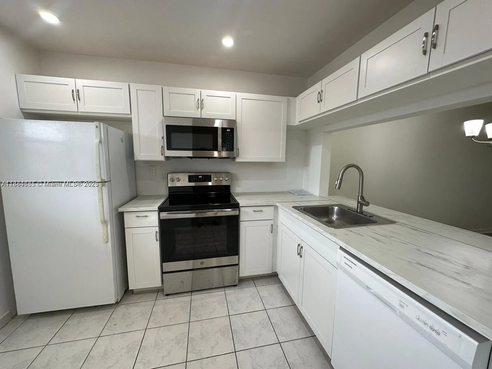 10453 NW 11th St, #206