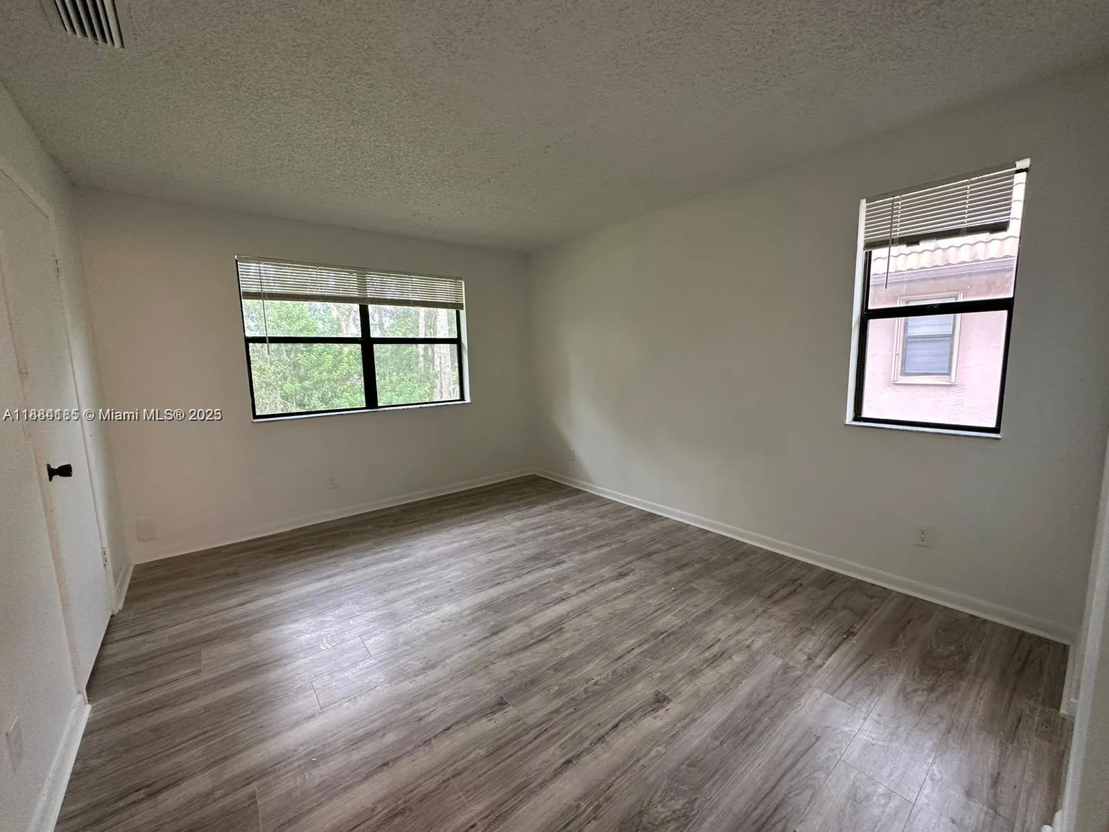 10453 NW 11th St, #206