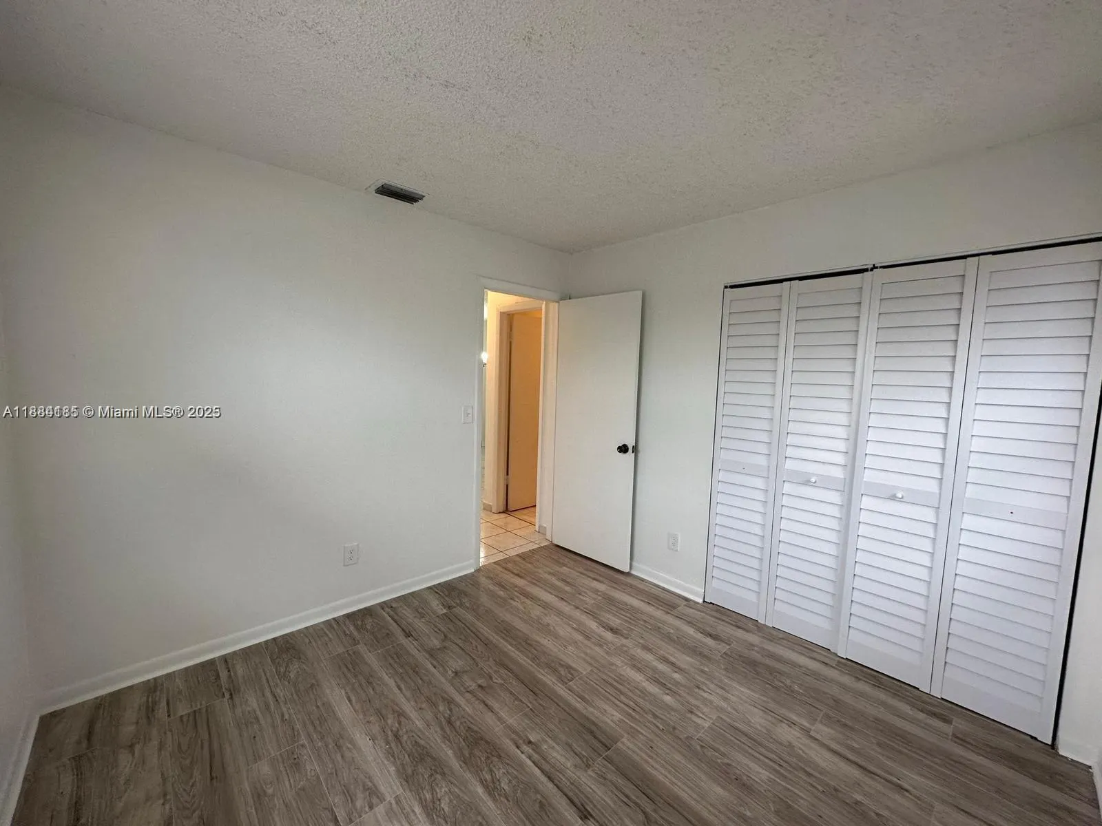 10453 NW 11th St, #206