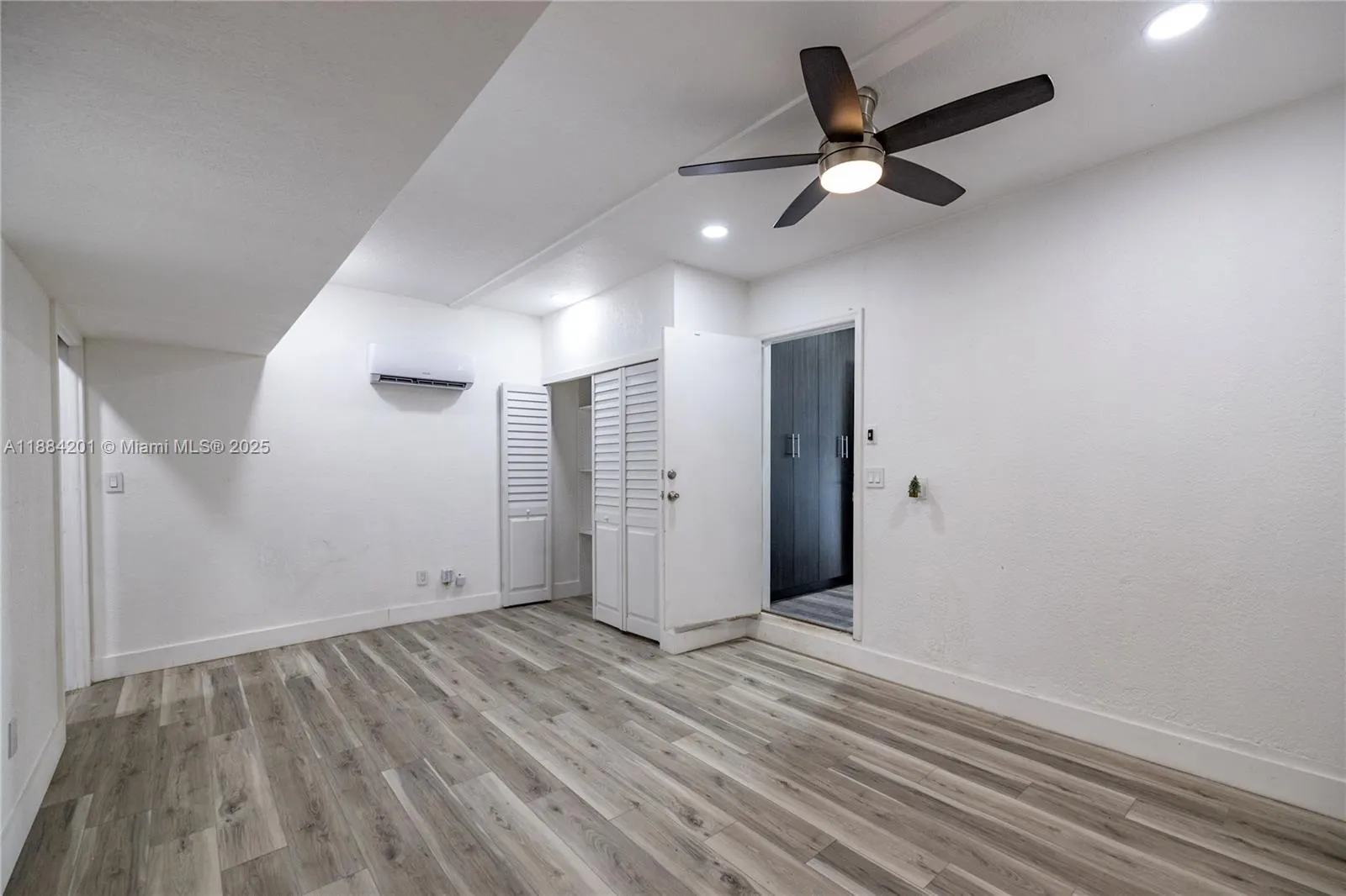 15981 SW 54th Ter