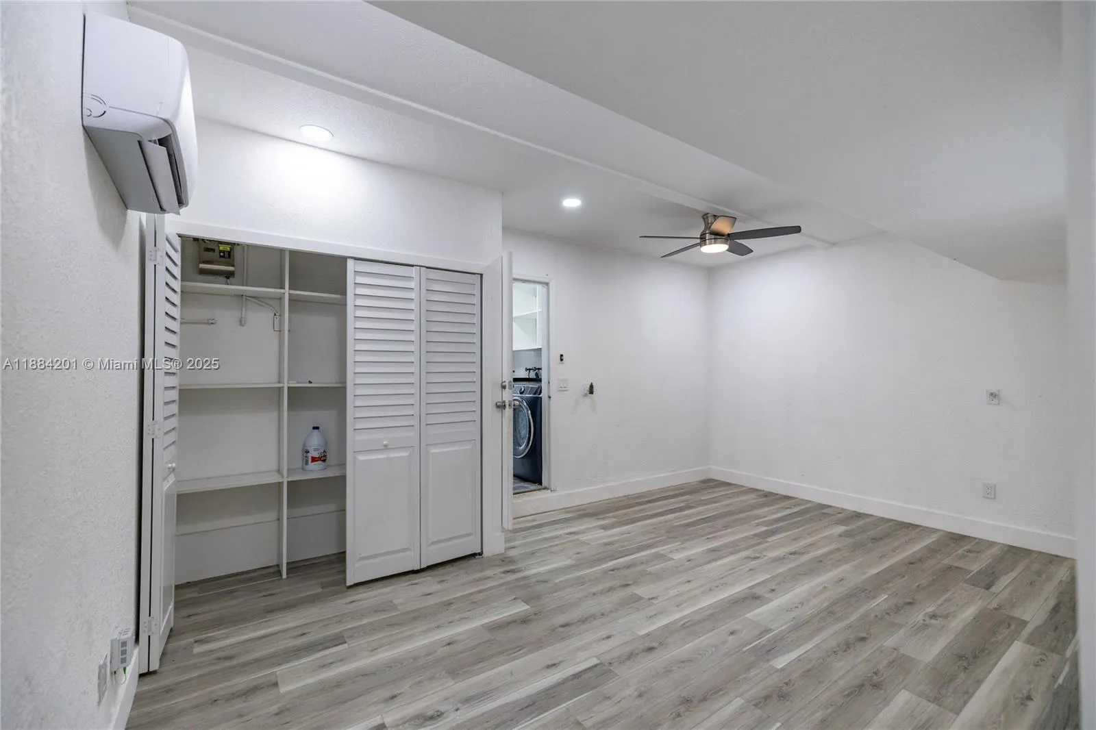 15981 SW 54th Ter