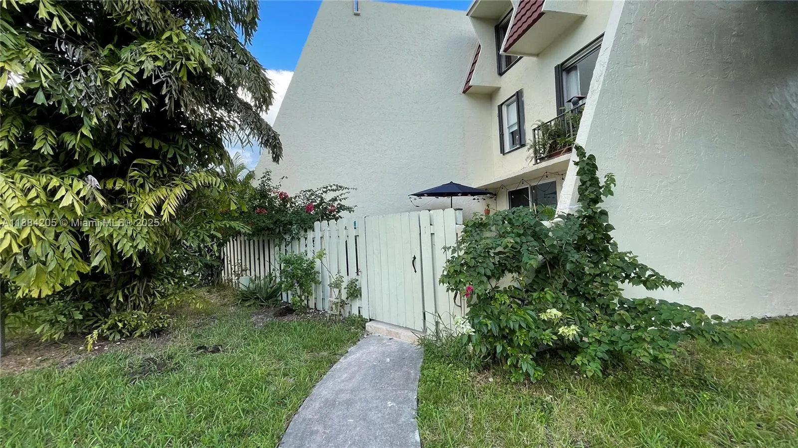 1651 NE 115th St, #1C