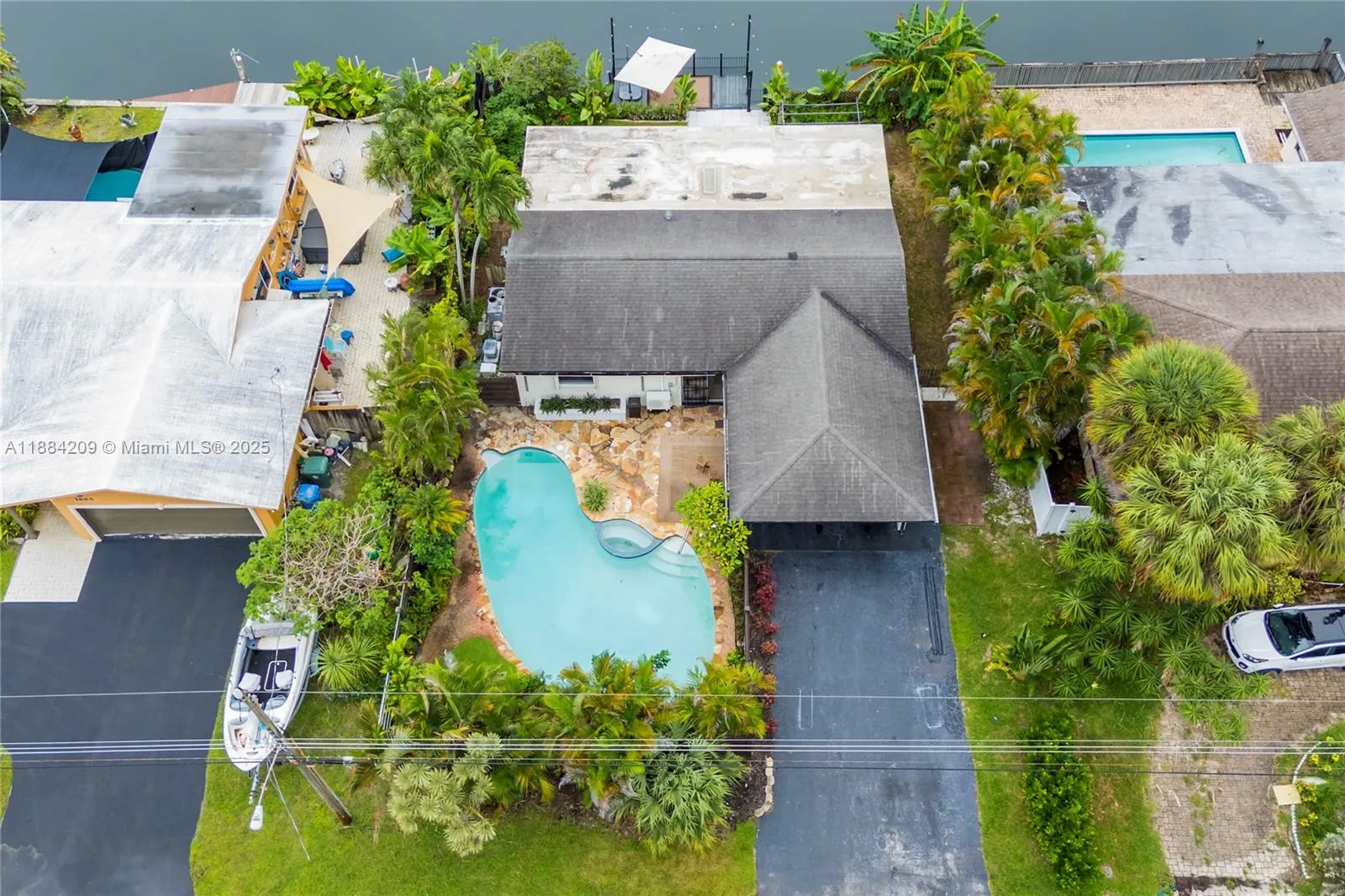 1672 NW 36th Ct