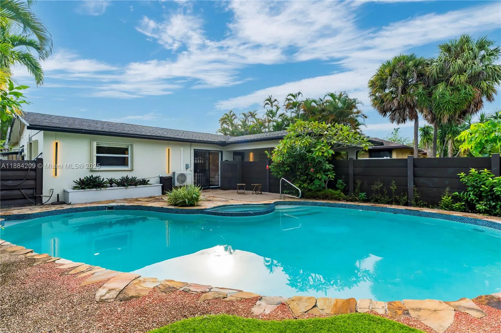 1672 NW 36th Ct