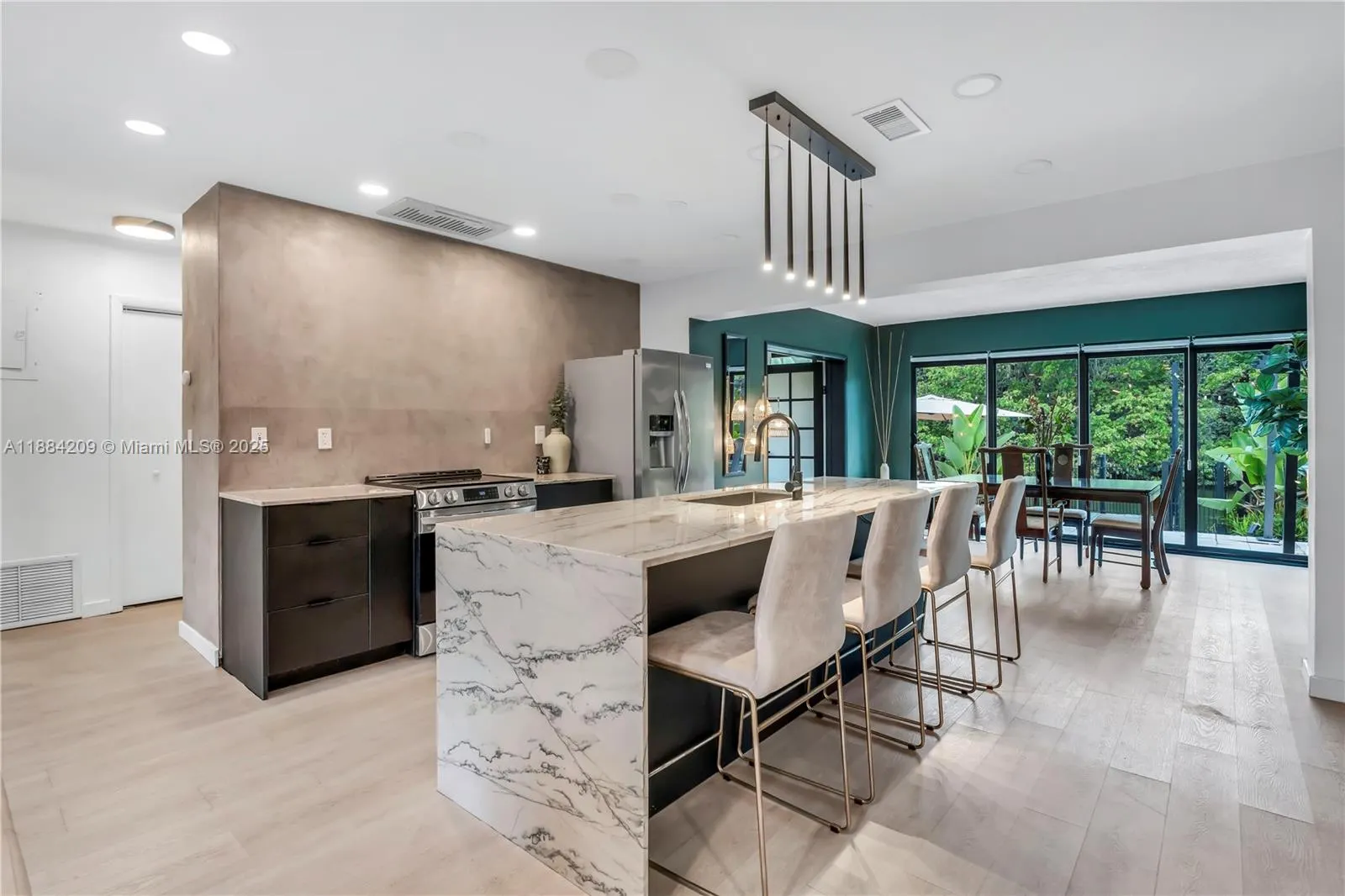 1672 NW 36th Ct
