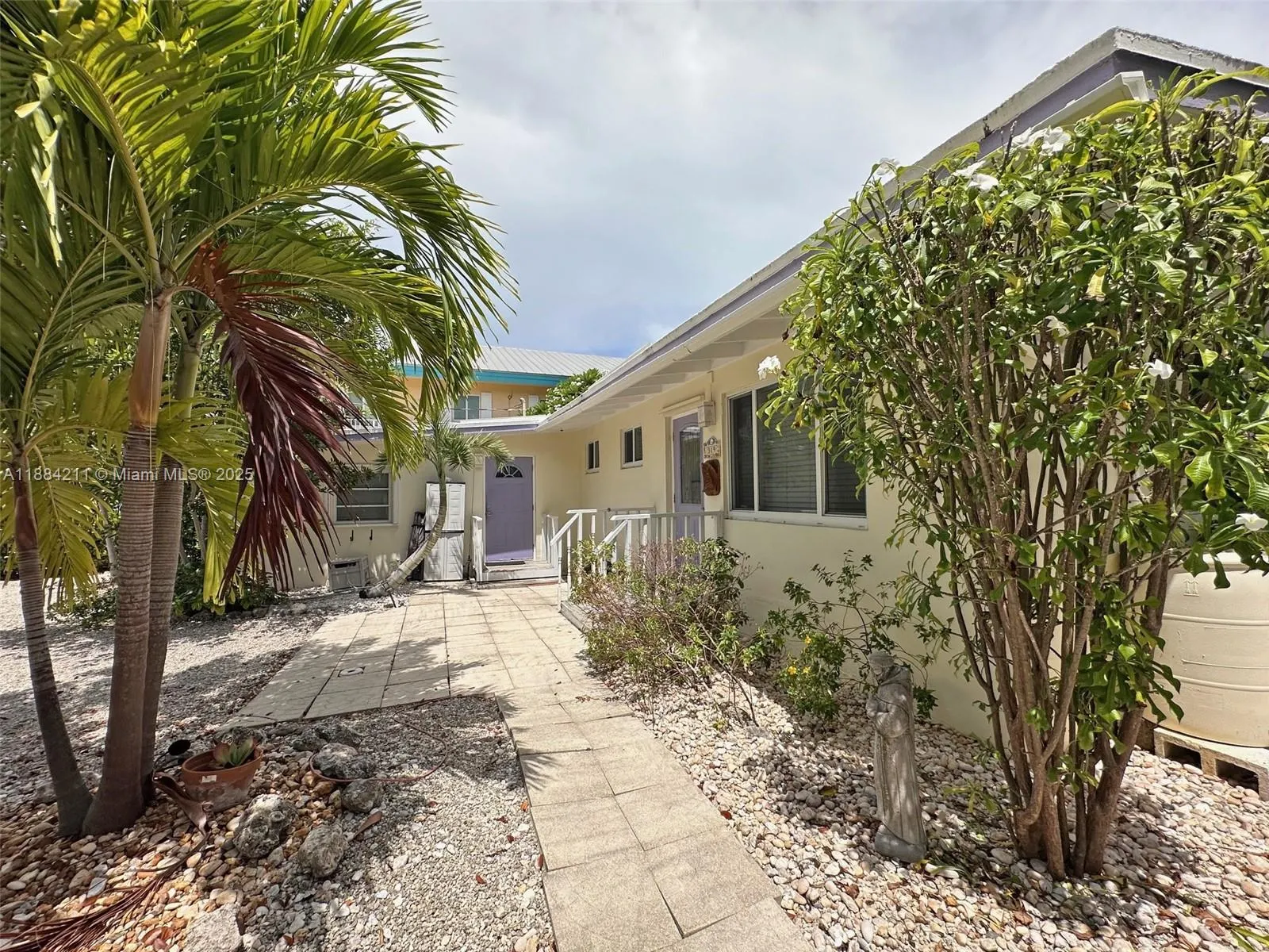 319 Woods Ave