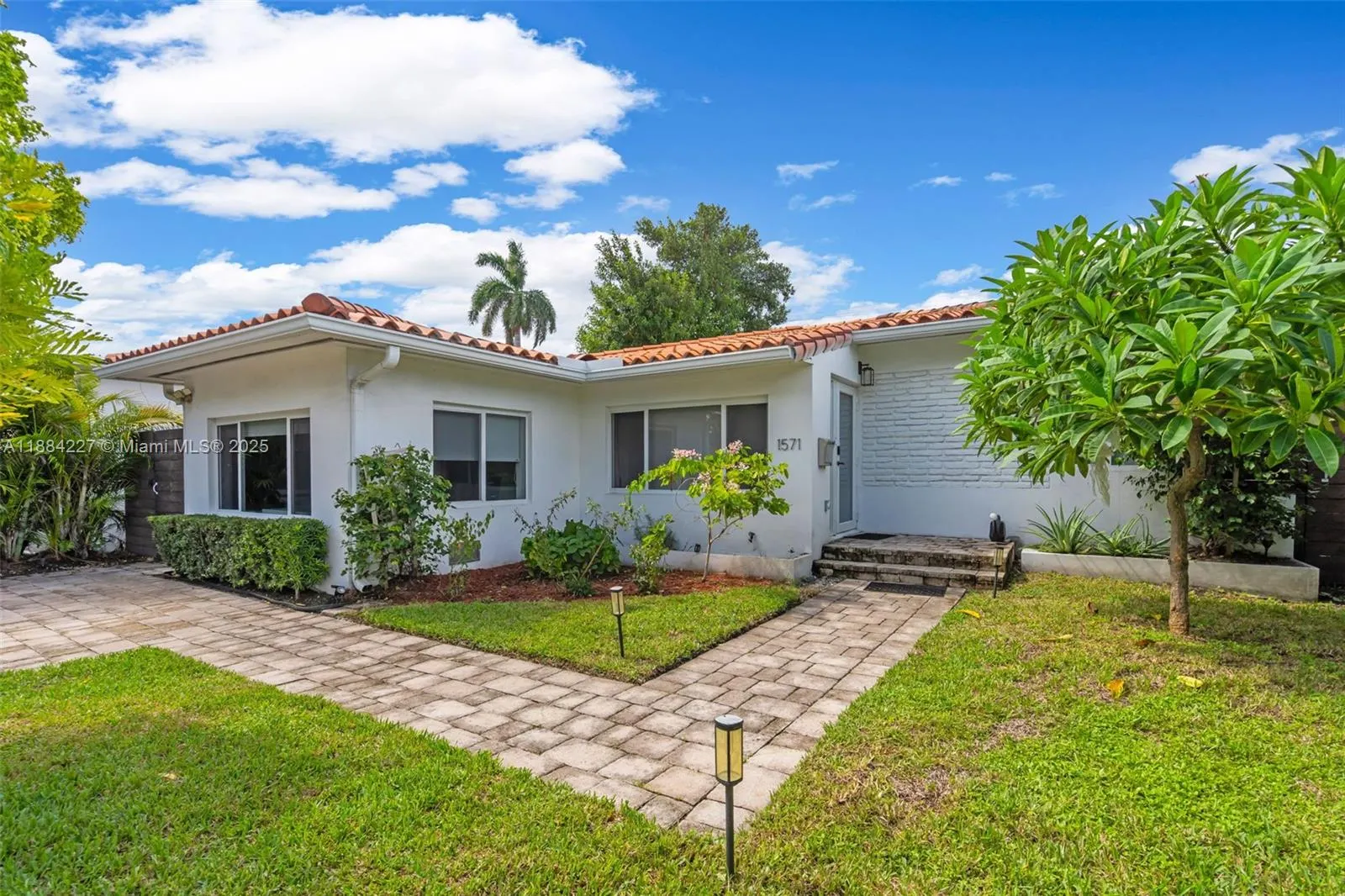 1571 Normandy Dr, #0