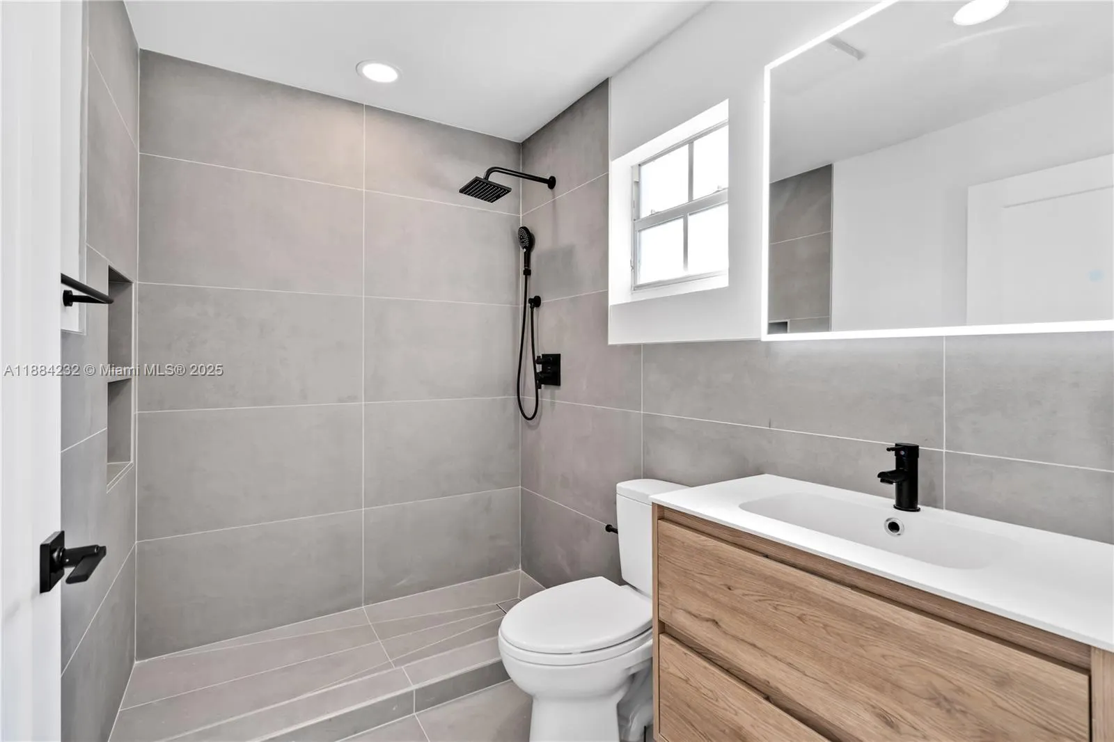 407 NW 45th St