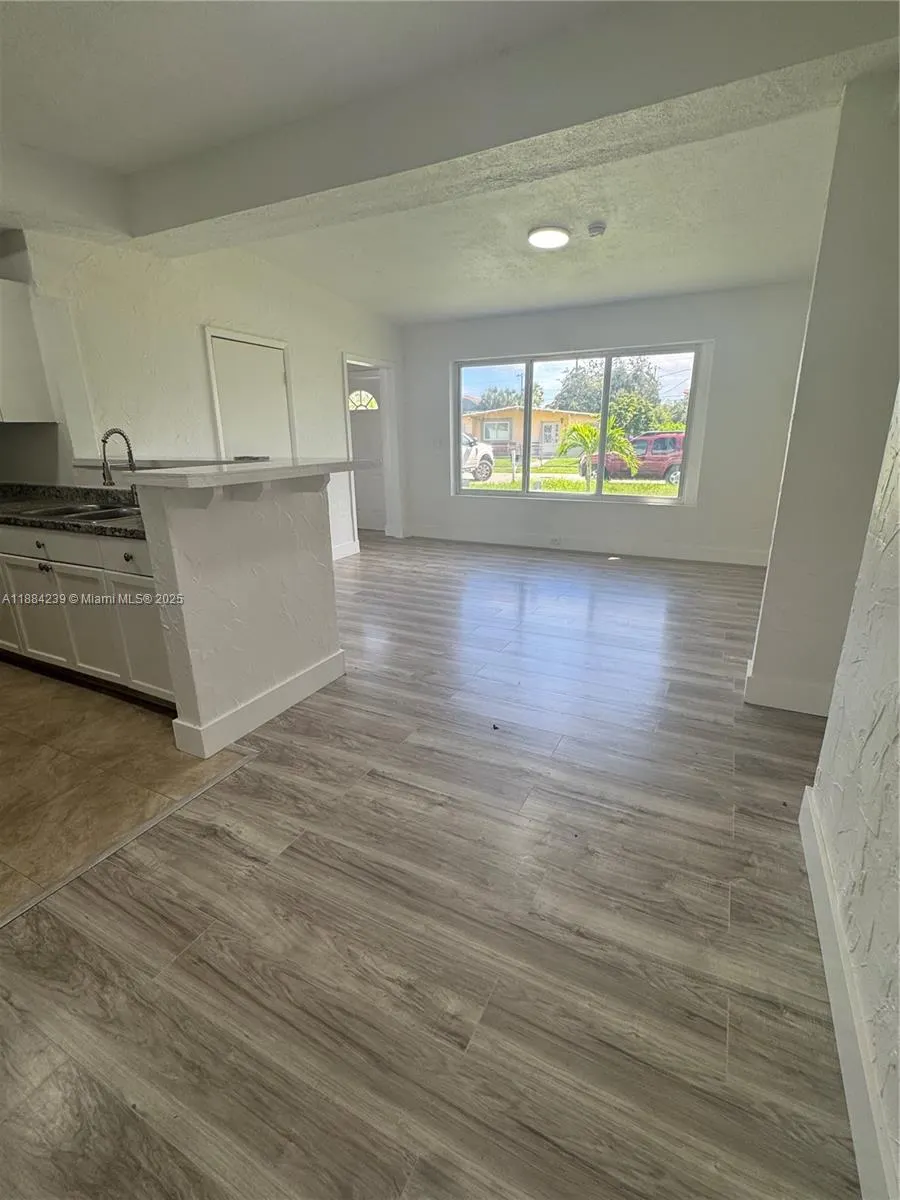 4341 NE 18th Ave, #Main