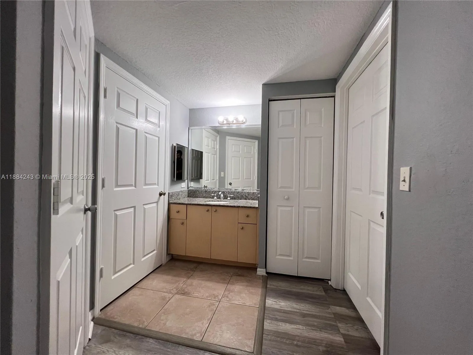 2400 Centergate Dr, #102