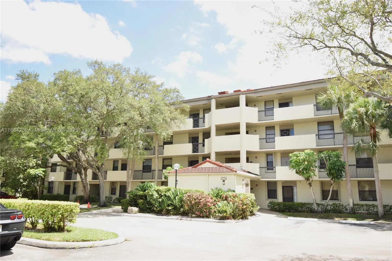 2908 S Carambola Cir S, #402