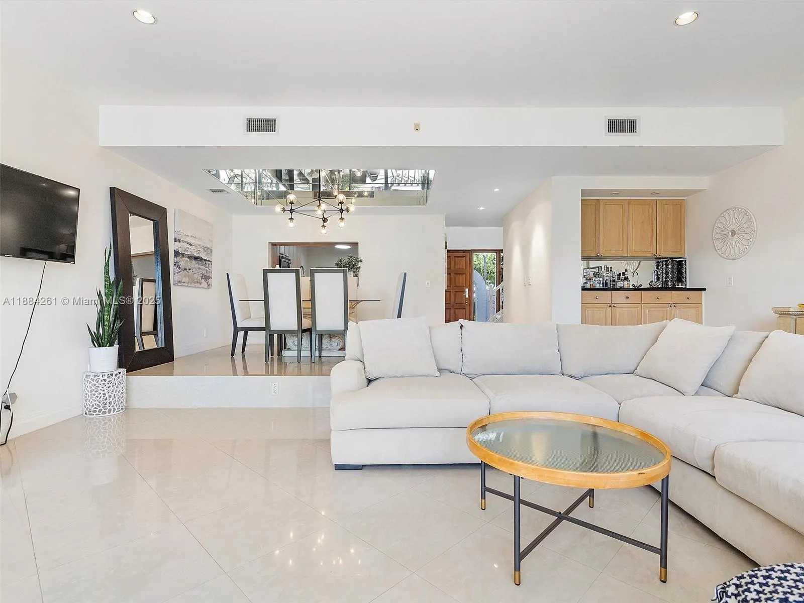 3620 Yacht Club Dr, #503