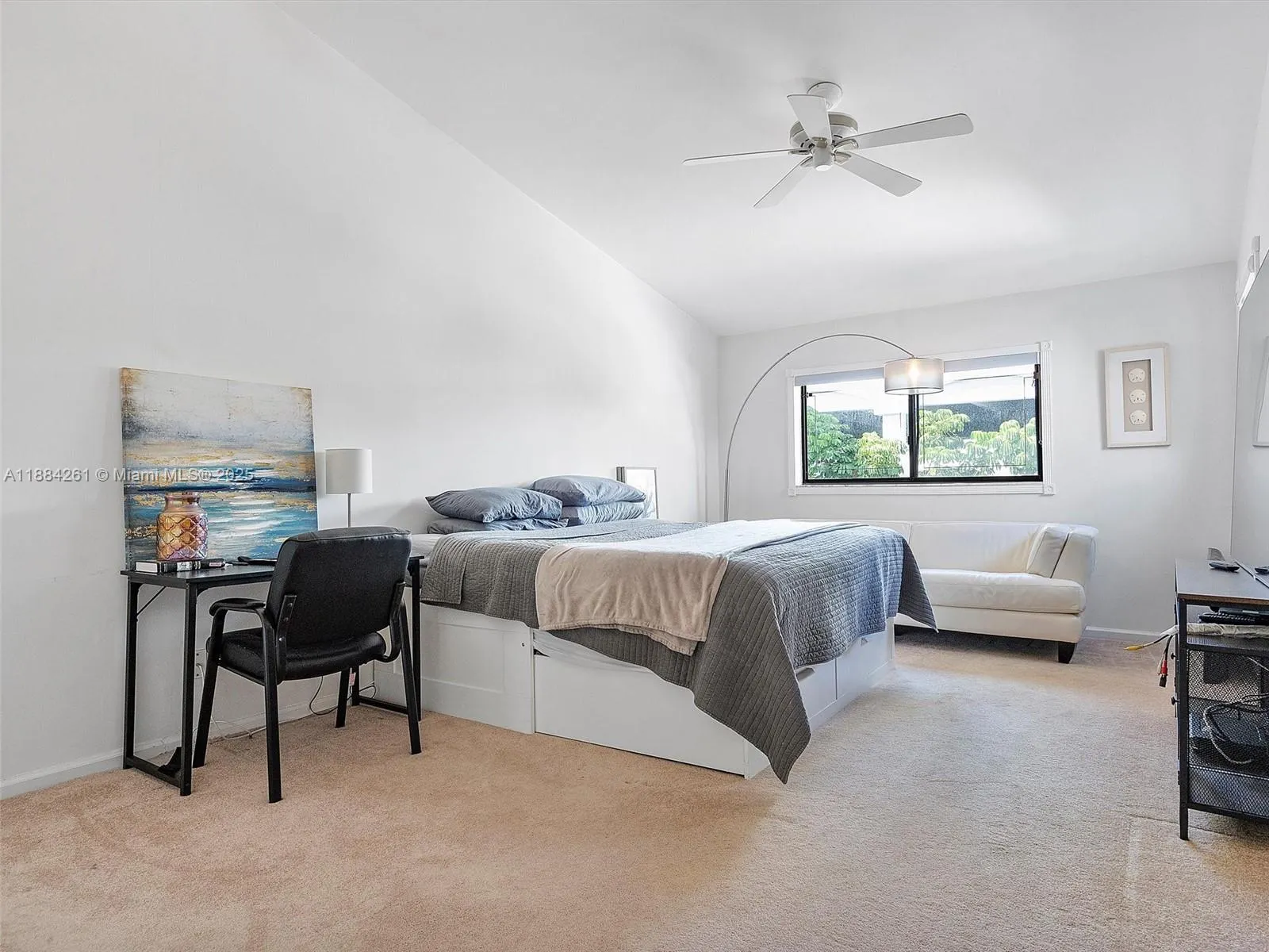 3620 Yacht Club Dr, #503