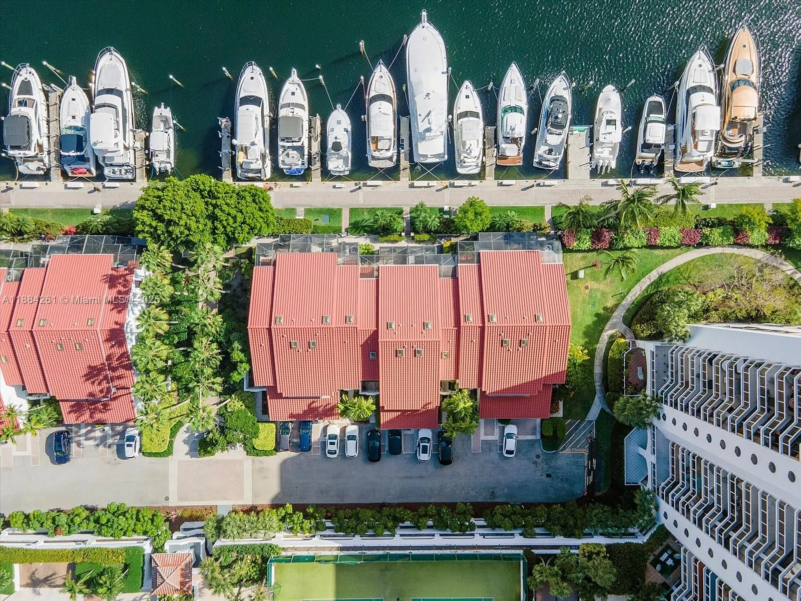 3620 Yacht Club Dr, #503