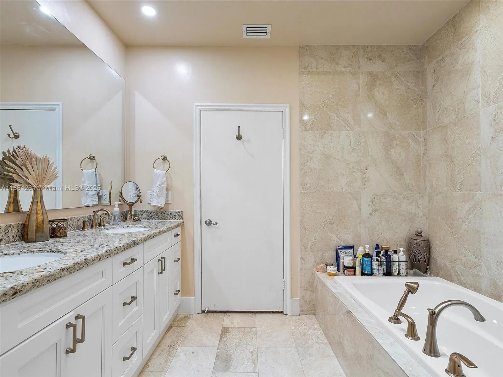 3620 Yacht Club Dr, #503