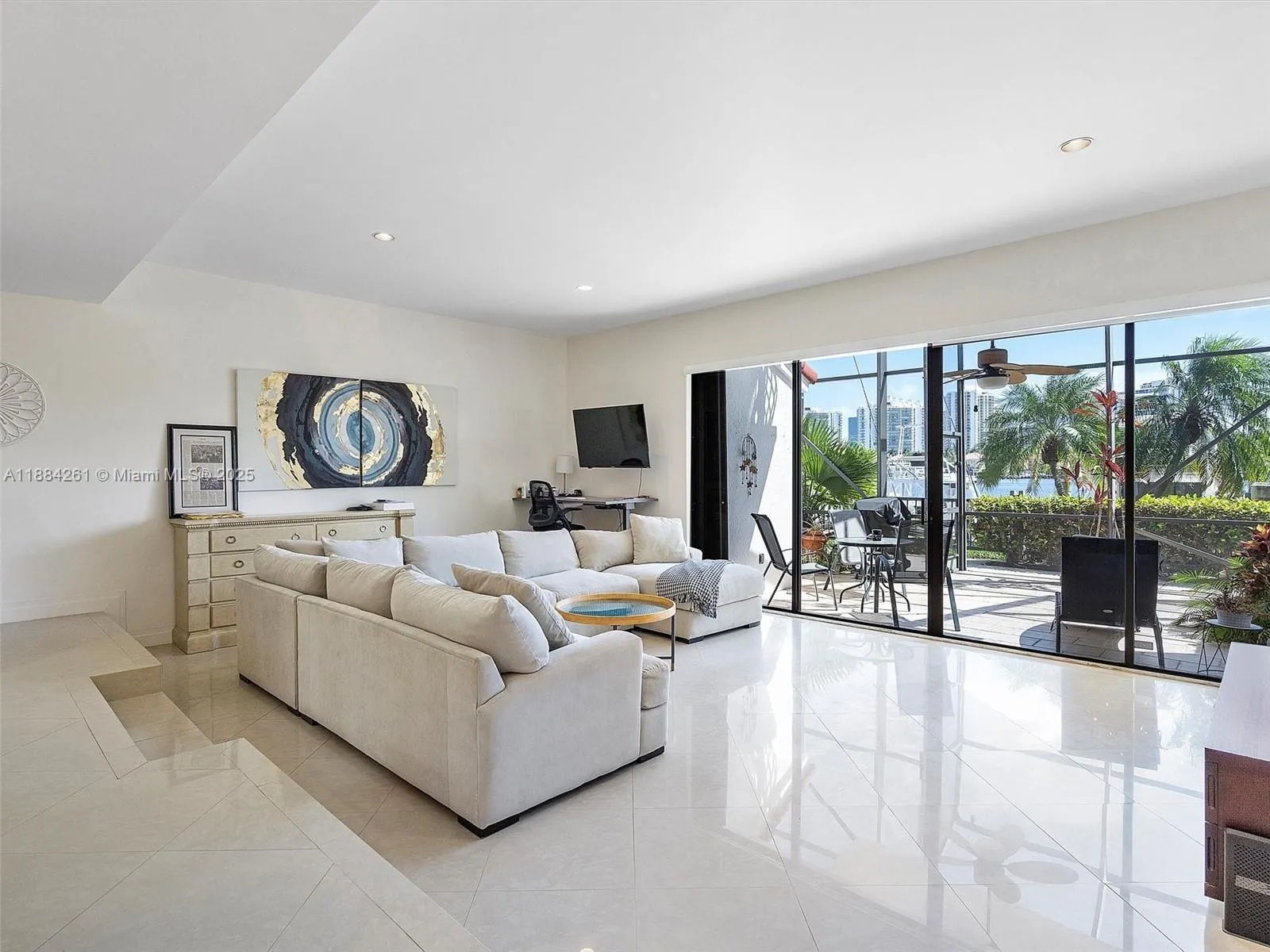 3620 Yacht Club Dr, #503