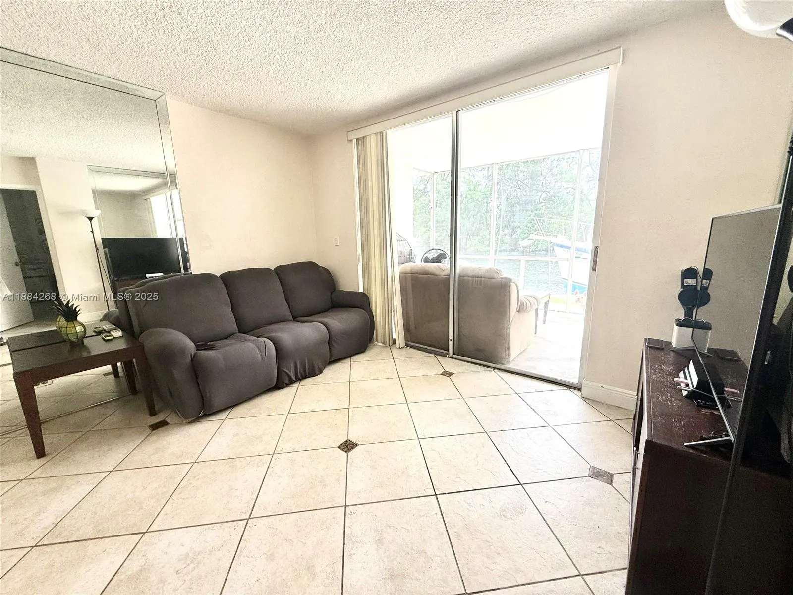 3660 NE 166th St, #101 +40' Deeded Dock