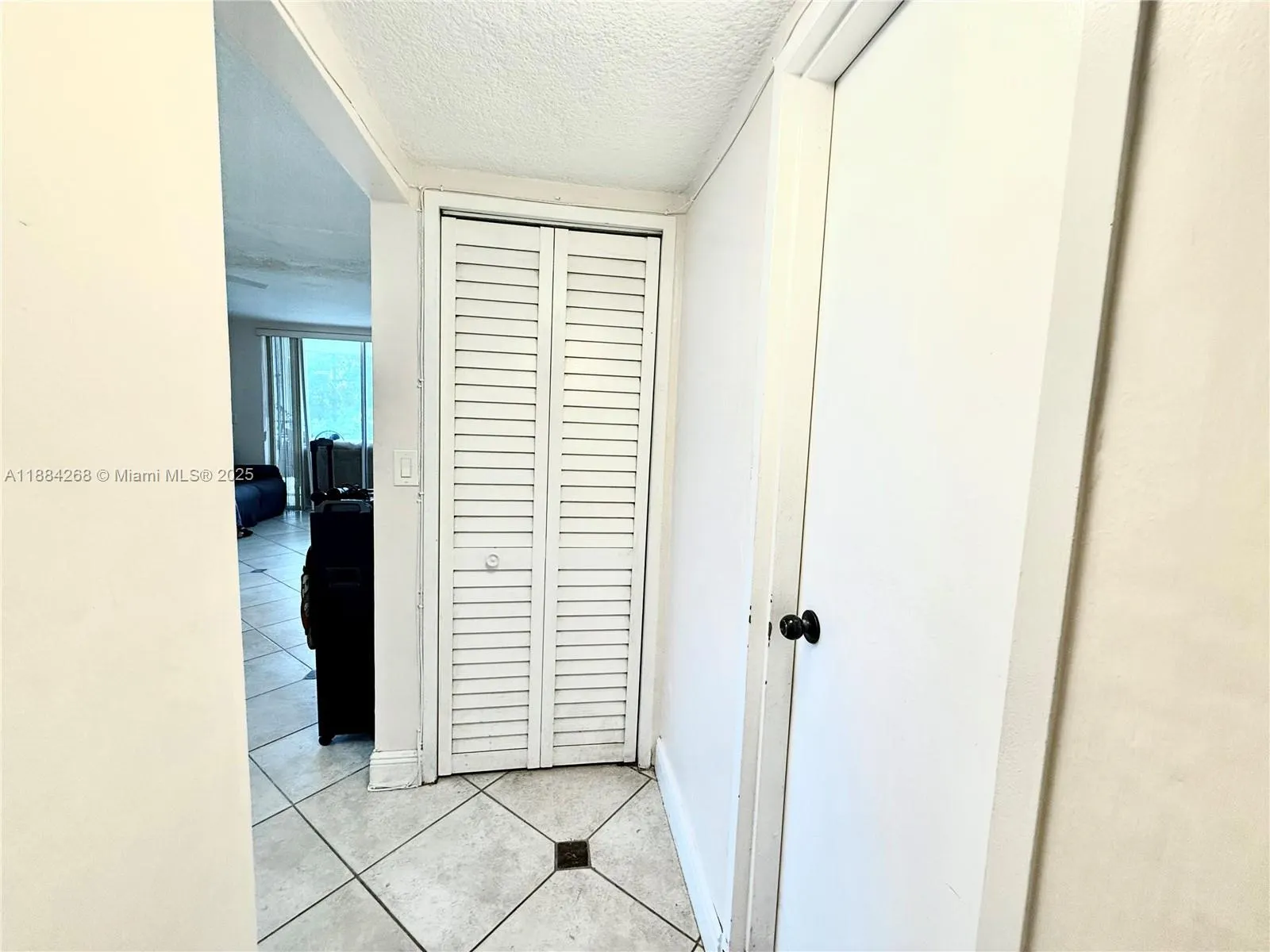 3660 NE 166th St, #101 +40' Deeded Dock