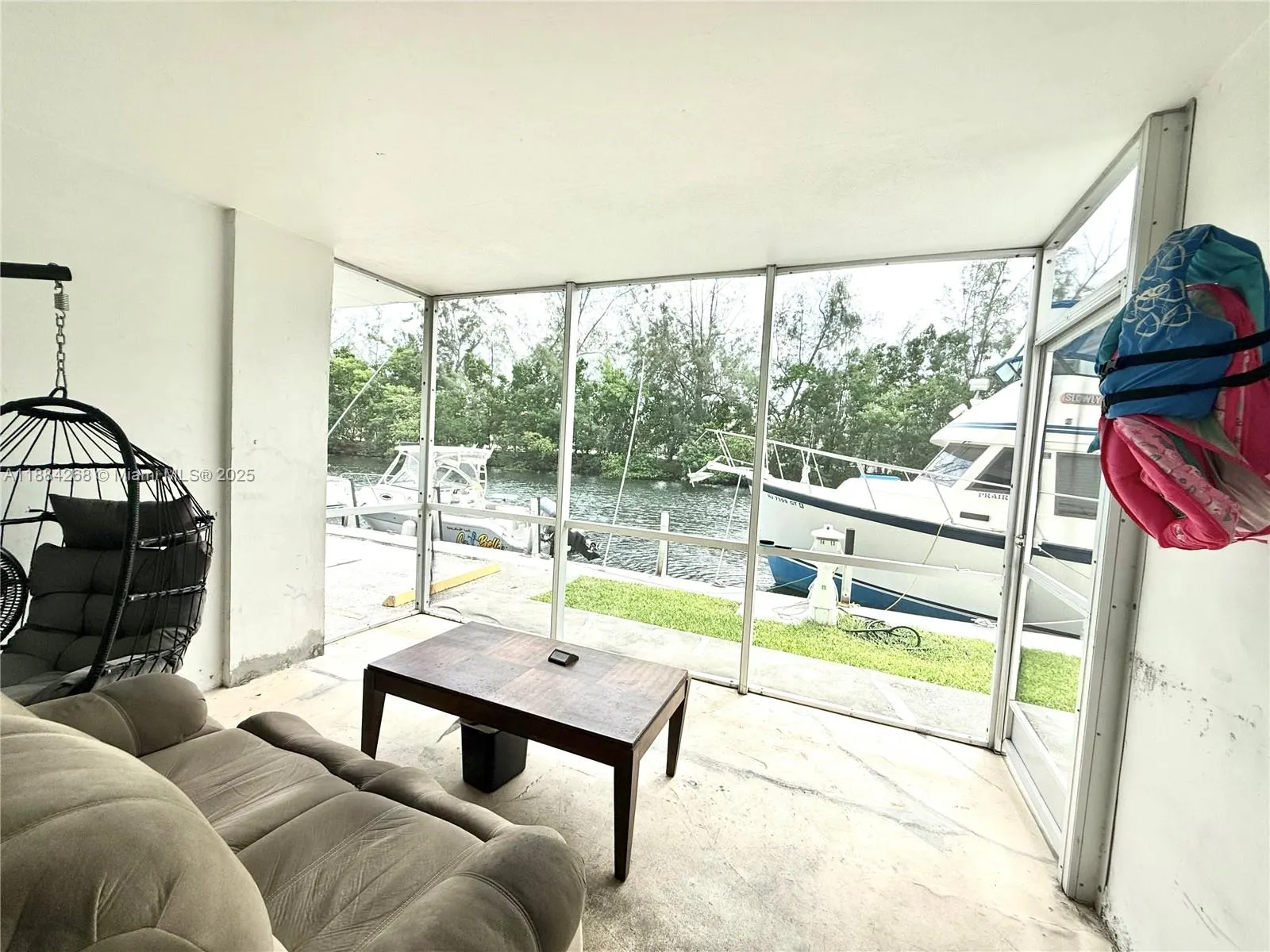 3660 NE 166th St, #101 +40' Deeded Dock