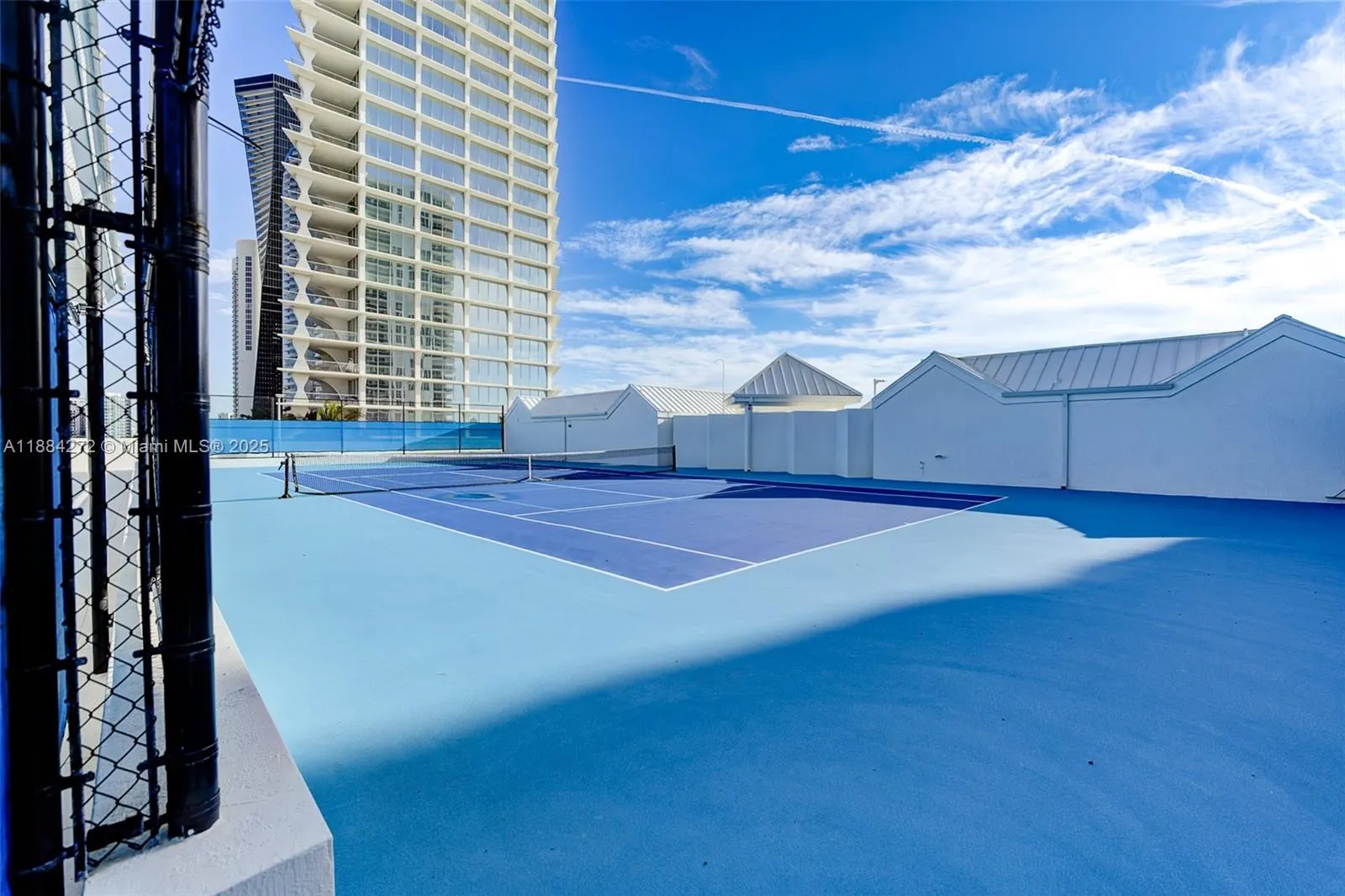 16711 Collins Ave, #1207