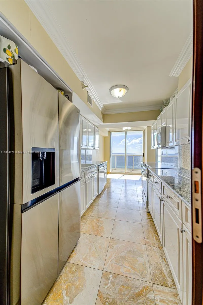 16711 Collins Ave, #1207