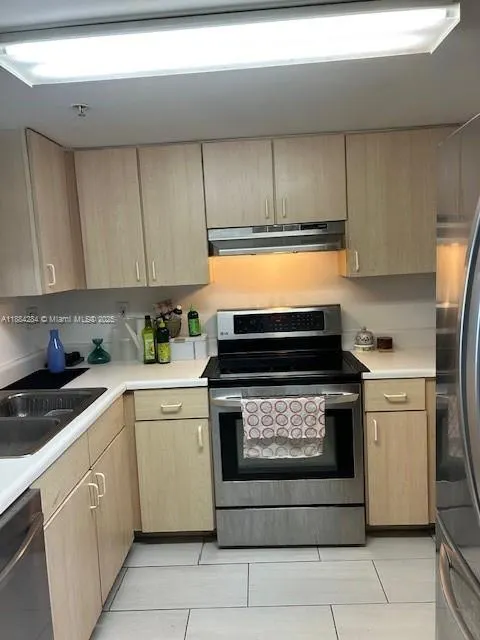 3000 Coral Way, #1117