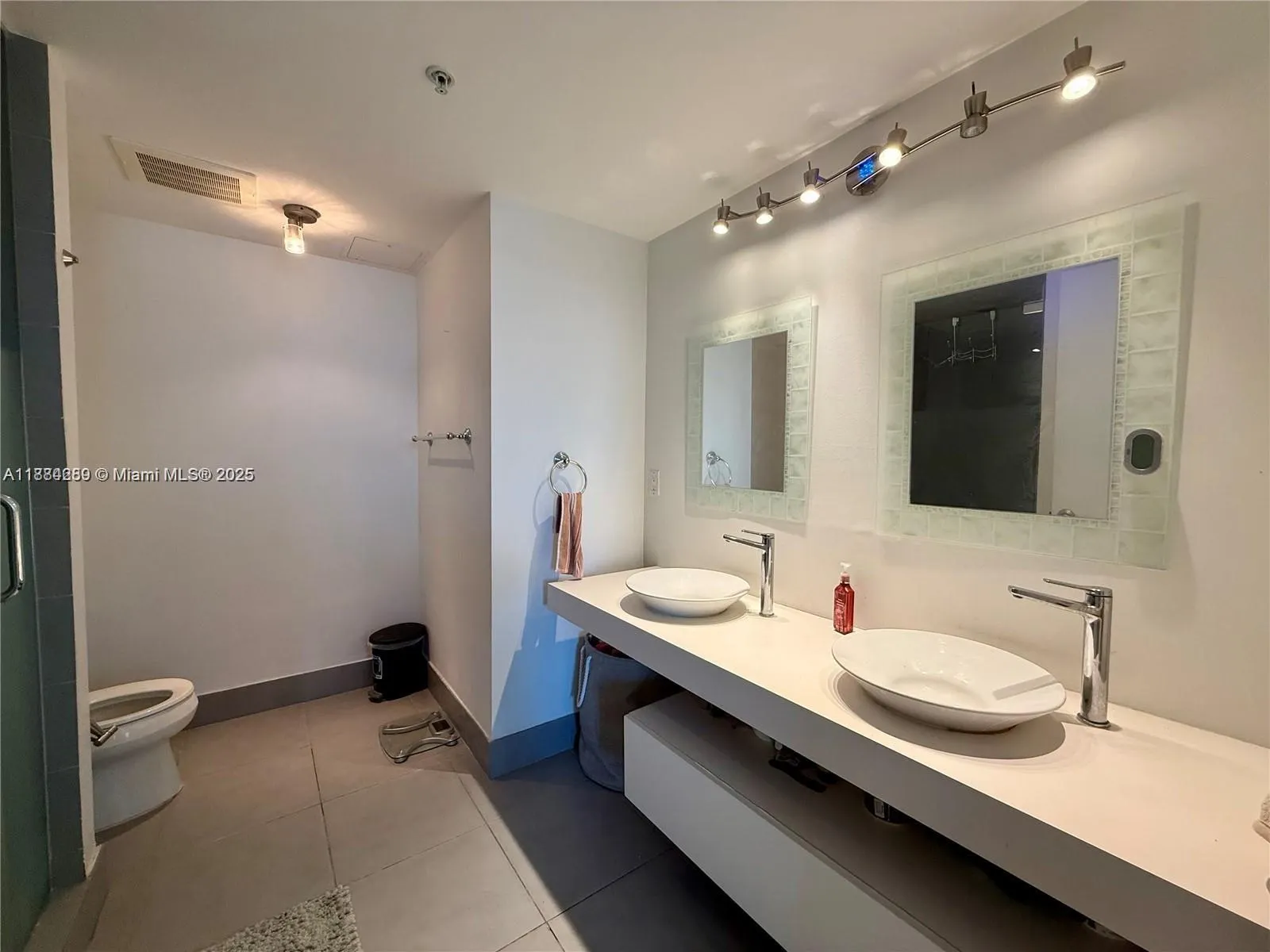 92 SW 3rd St, #1104