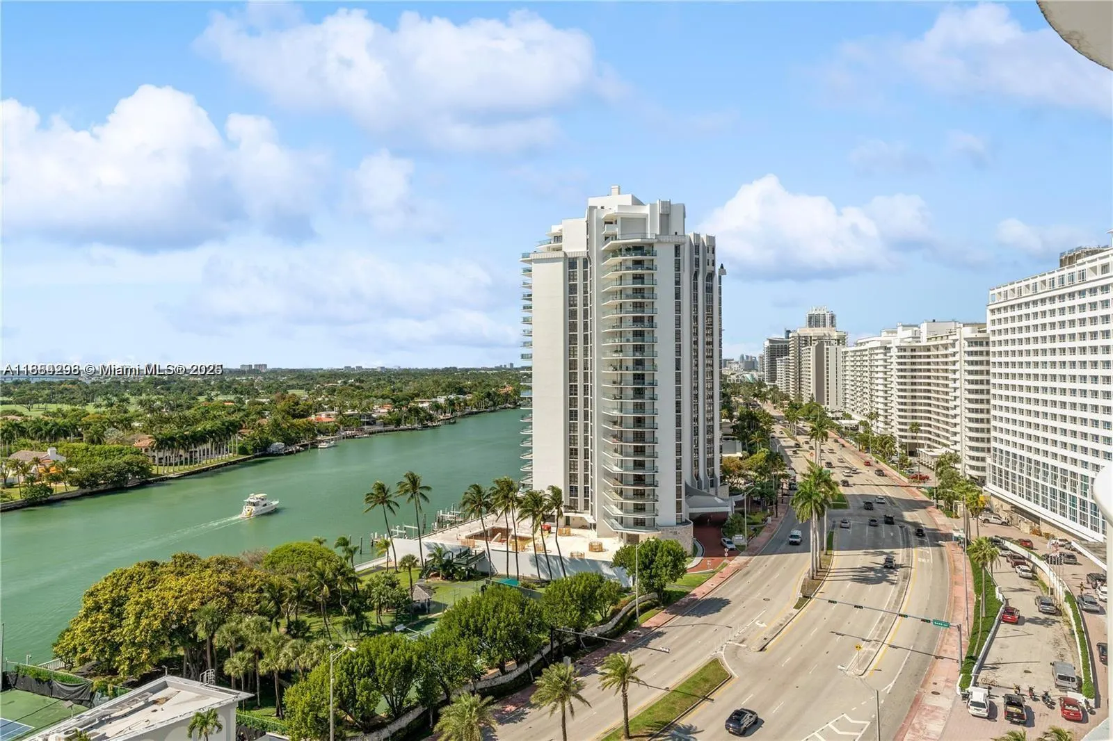 5401 Collins Ave, #833