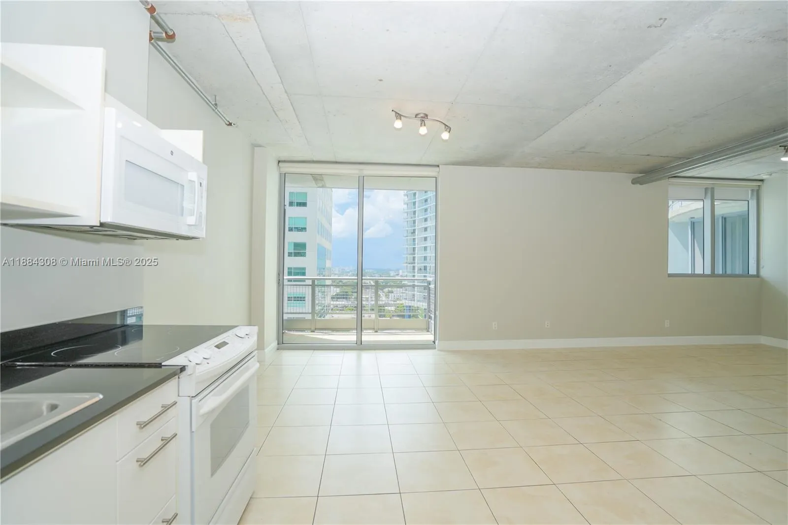 690 SW 1st Ct, #2032